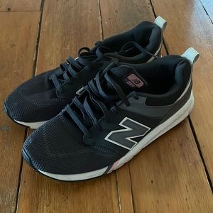 New Balance sneakers 009 womens size 10